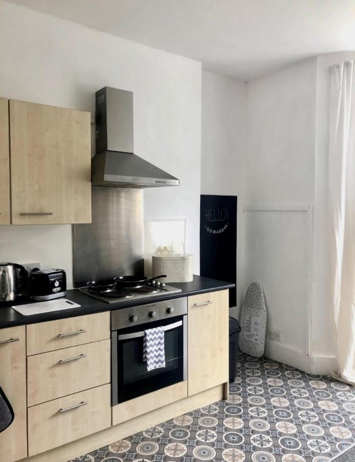 Uplands View, Richmond Tce, Flat 1 Appartamento *