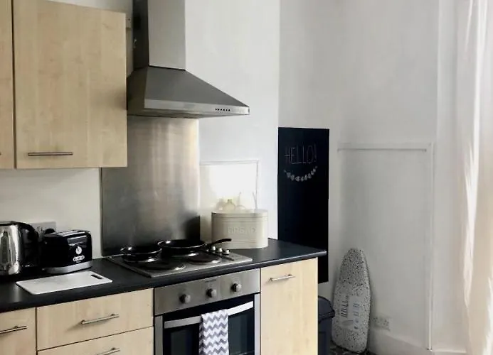 Uplands View, Richmond Tce, Flat 1